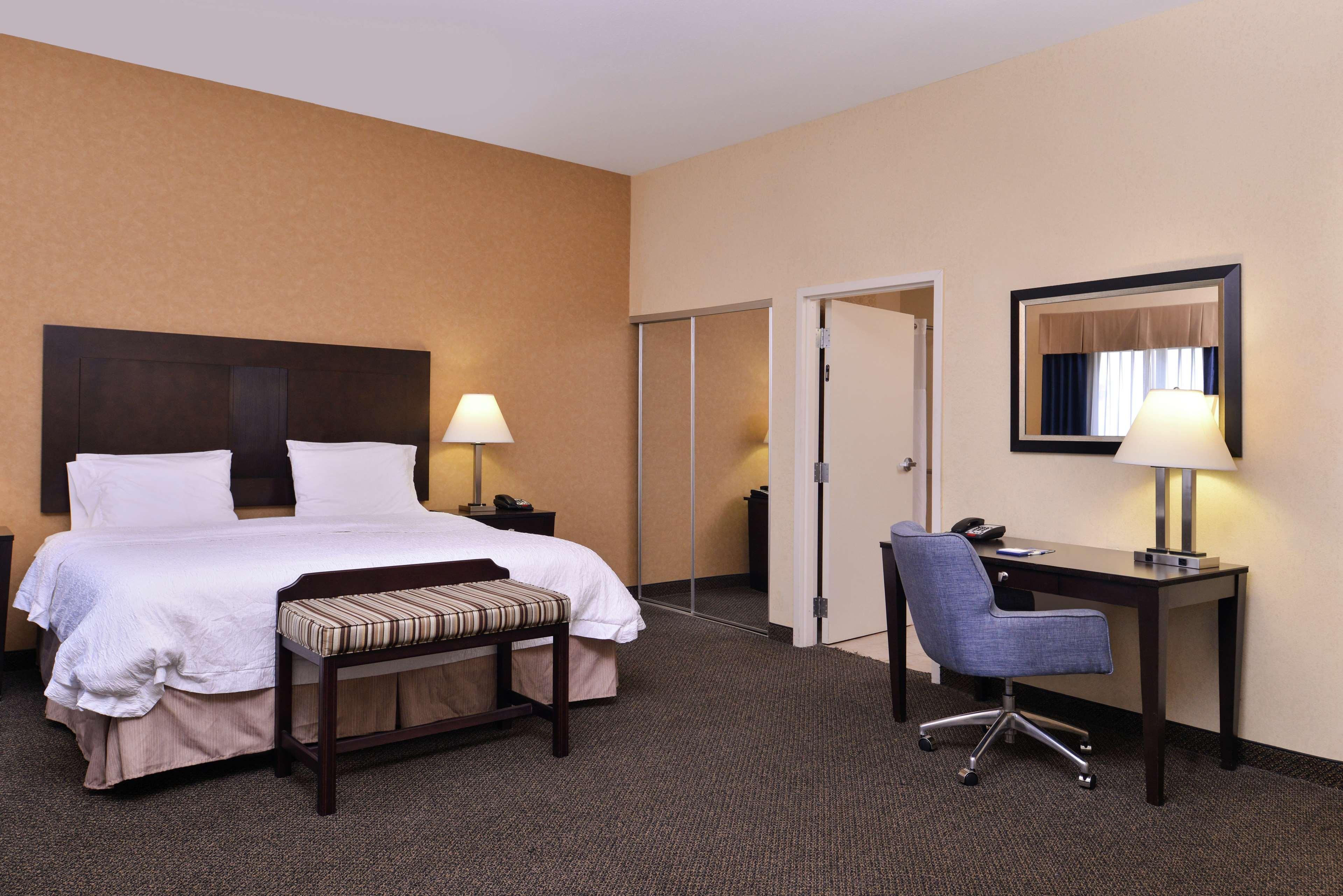 Hampton Inn & Suites Woodward Экстерьер фото