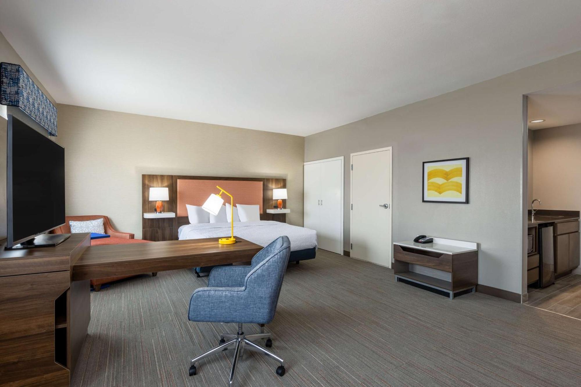 Hampton Inn & Suites Woodward Экстерьер фото