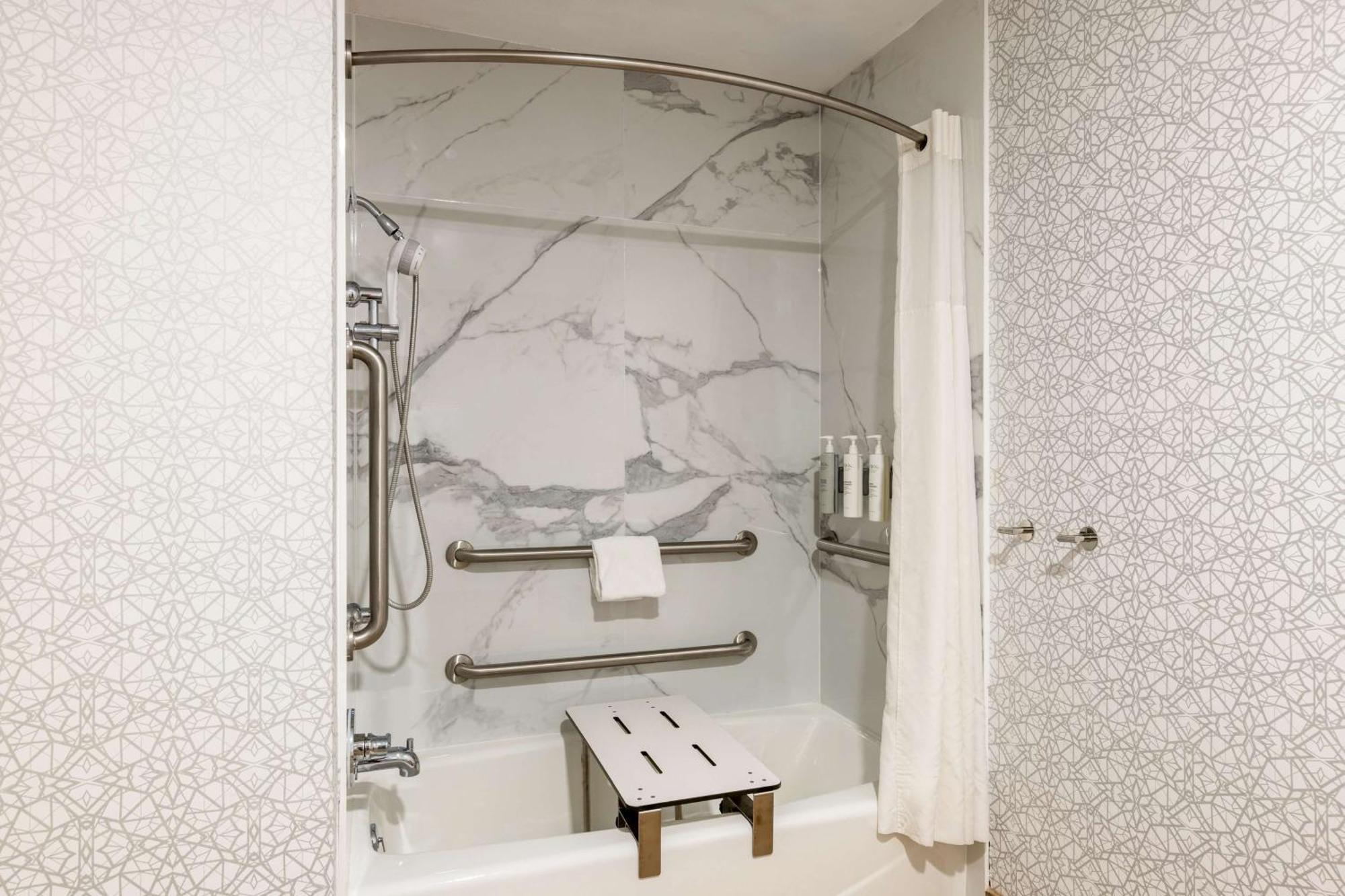 Hampton Inn & Suites Woodward Экстерьер фото