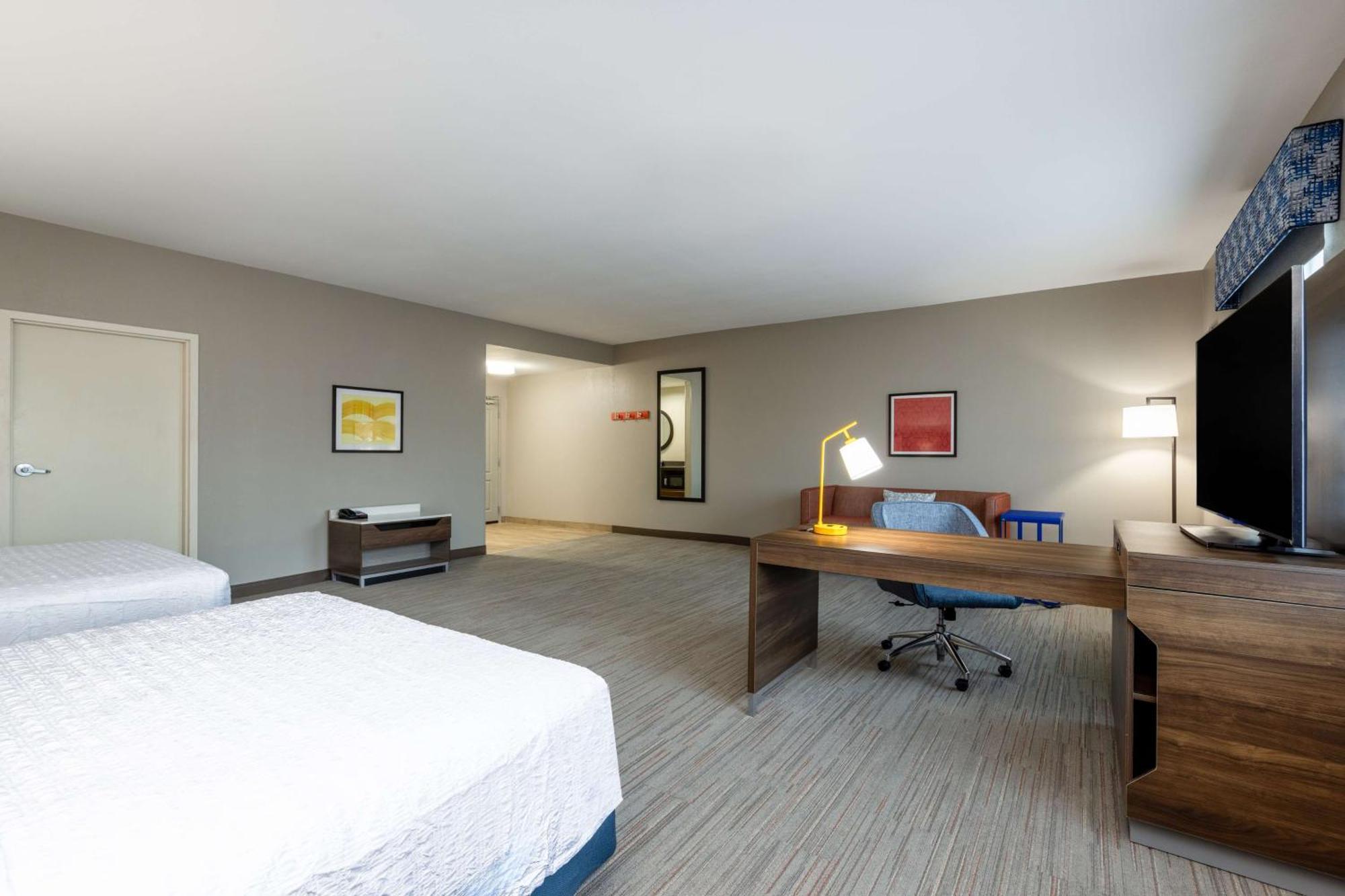 Hampton Inn & Suites Woodward Экстерьер фото