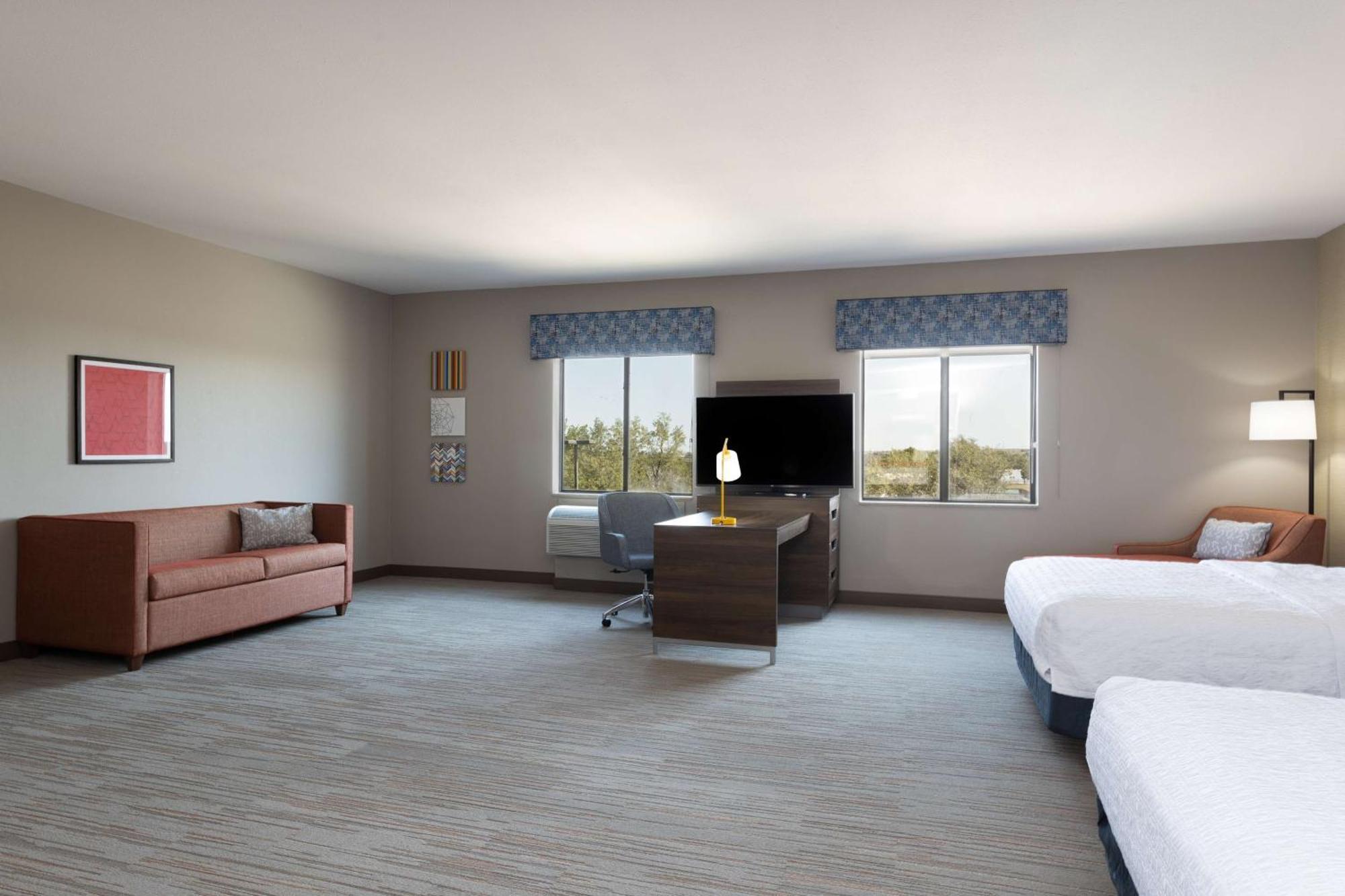 Hampton Inn & Suites Woodward Экстерьер фото