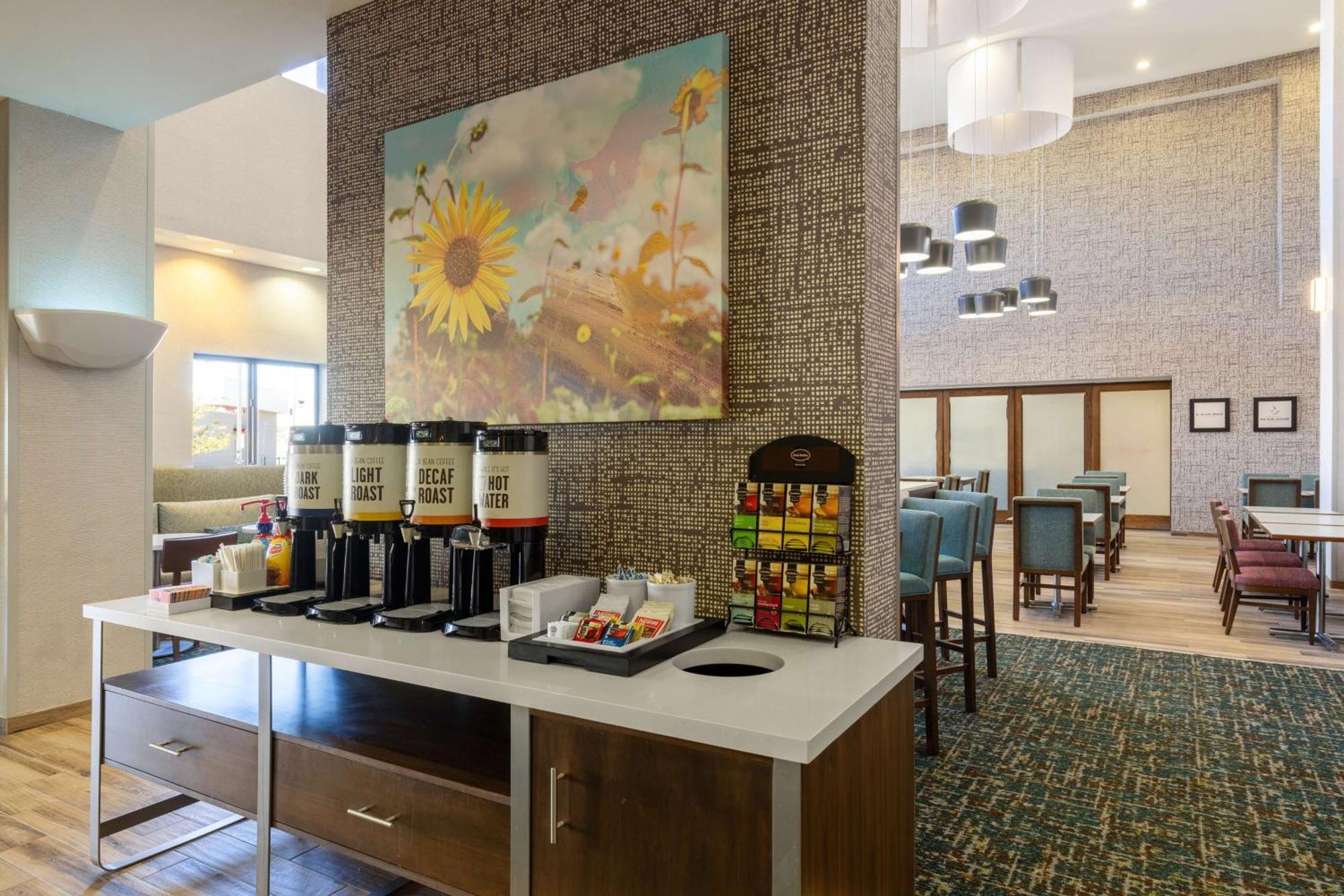 Hampton Inn & Suites Woodward Экстерьер фото